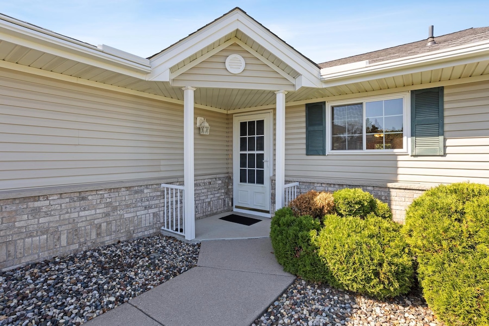 For Sale $419,900 • Co-Listing Agent