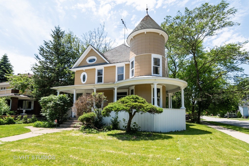 472 N Spring St, Elgin, IL 60120 - photo 1