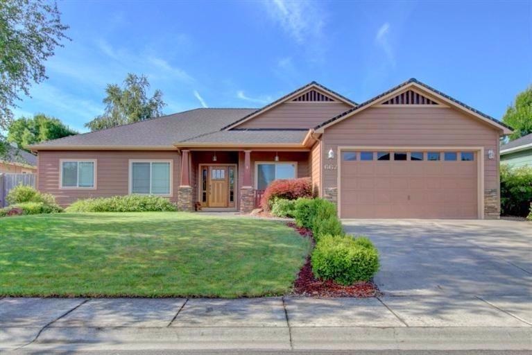 667 Mountain Ave, Central Point, OR 97502 - photo 1