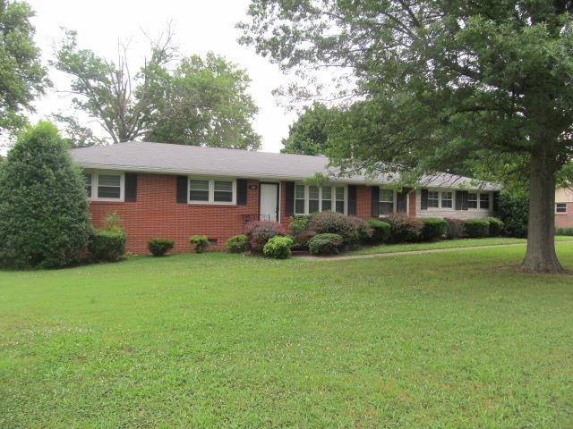 305 Dow Dr, Shelbyville, TN 37160 - photo 1