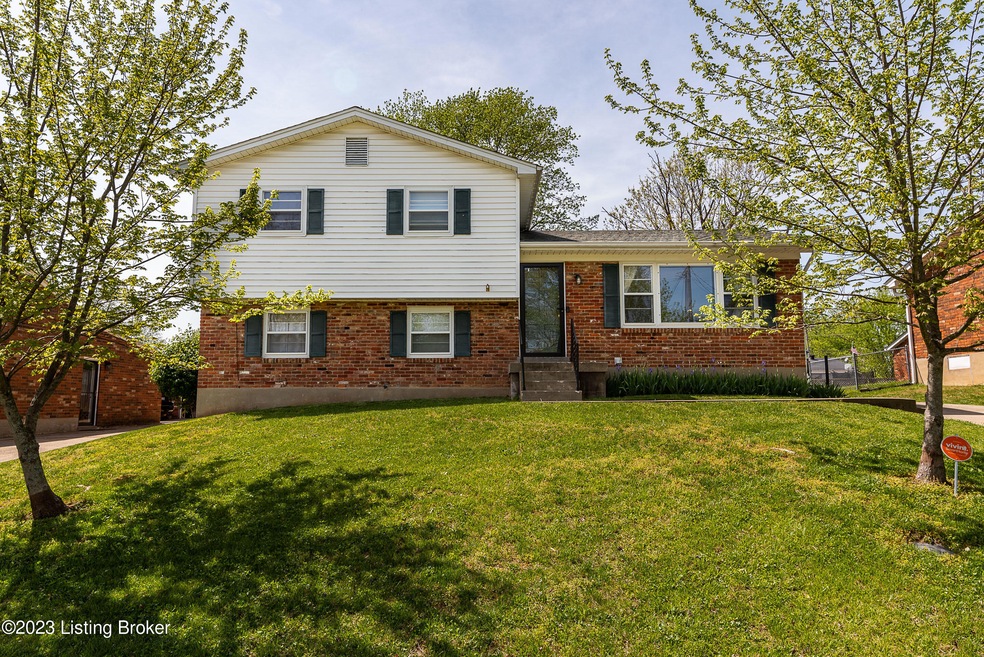 5502 Tealeaf Ct, Louisville, KY 40291 - photo 1