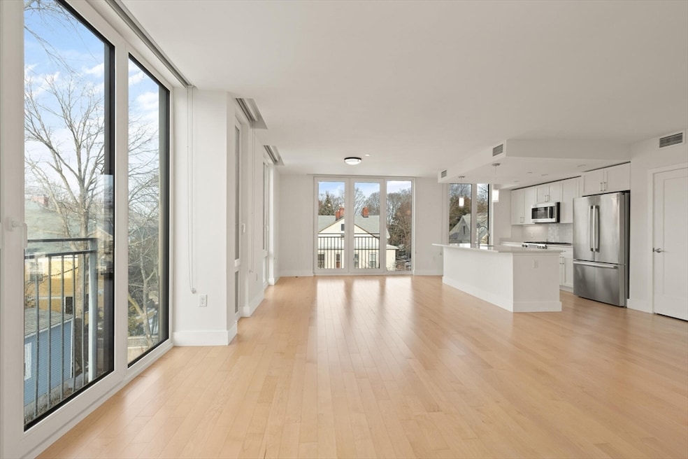 Sold $1,720,000 • Co-Listing Agent