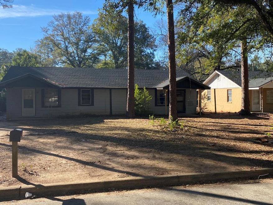 1210 Gillespie Ave, Albany, GA 31707 - photo 1