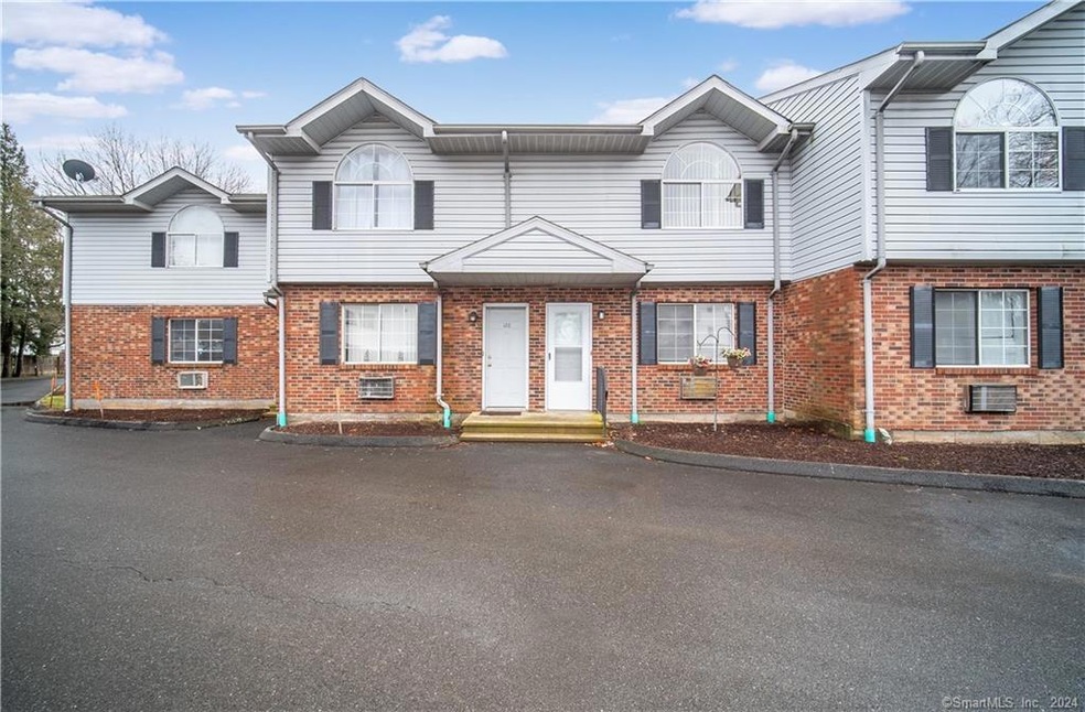 Chelsea Square Condominiums unit 121, Waterbury, CT 06705 - photo 1