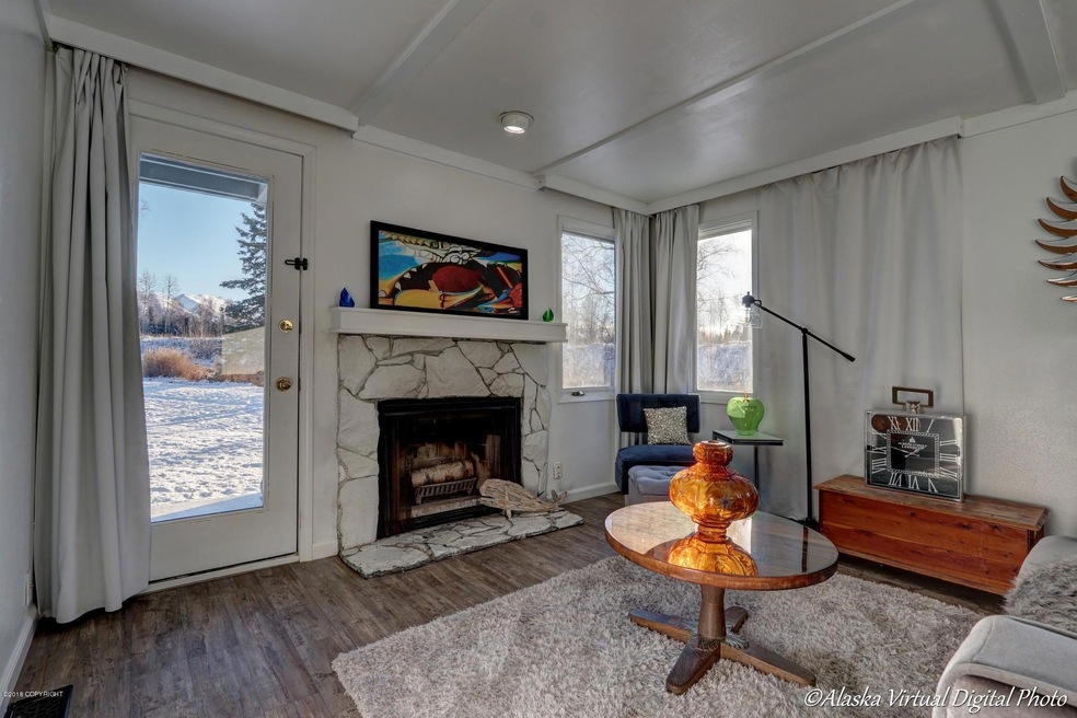 Living Room w/Fireplace