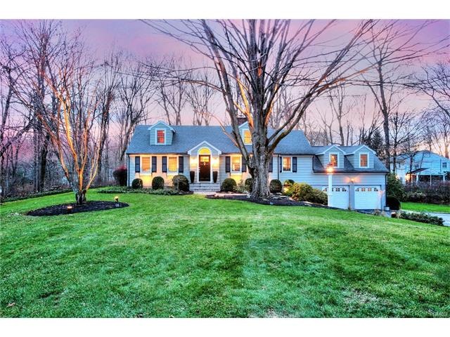 8 Abbotts Ln, Westport, CT 06880 - photo 1