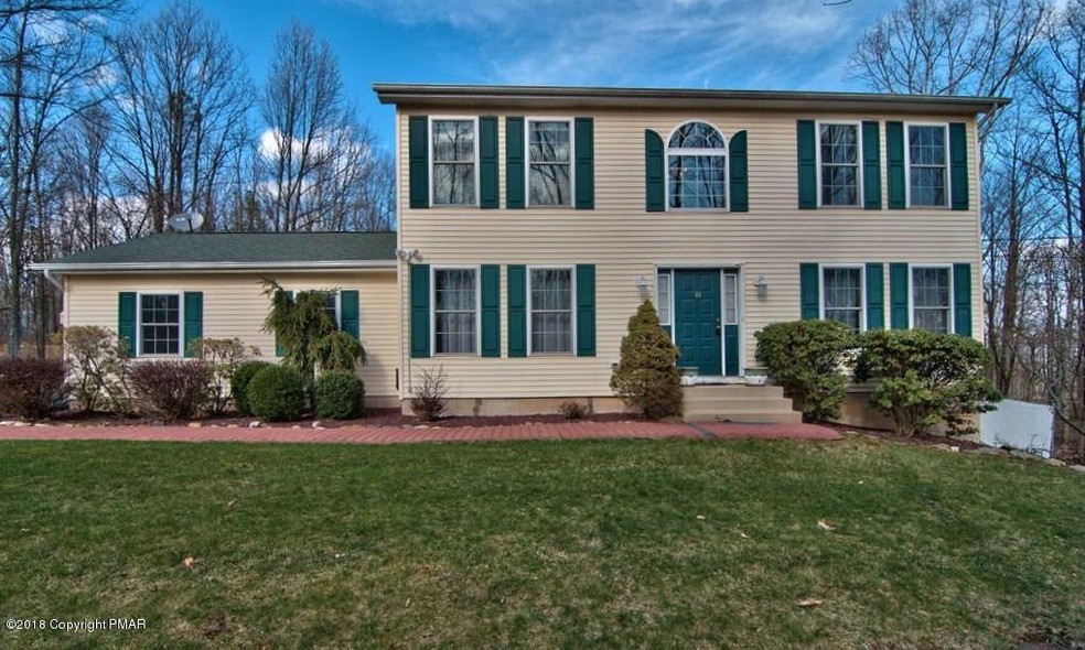 364 Cascade Dr, Effort, PA 18330 - photo 1