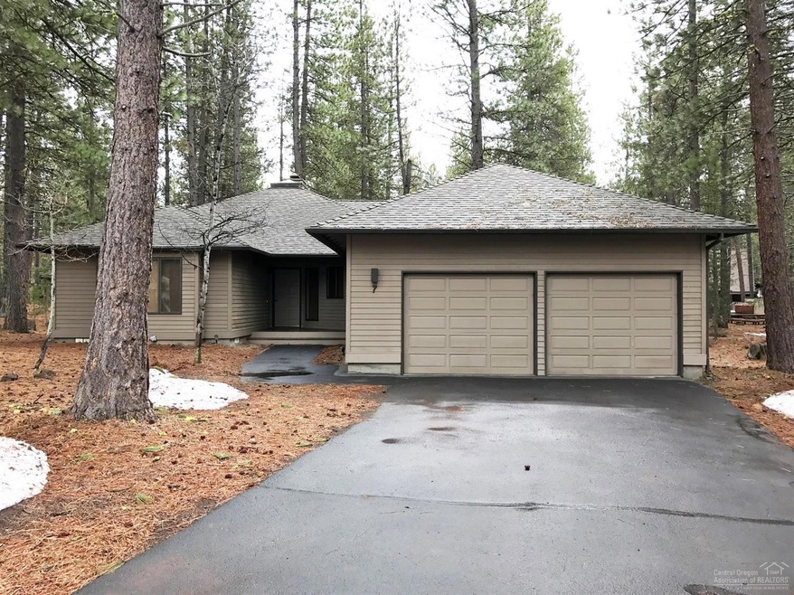 7 Awbrey Ln, Sunriver, OR 97702 - photo 1