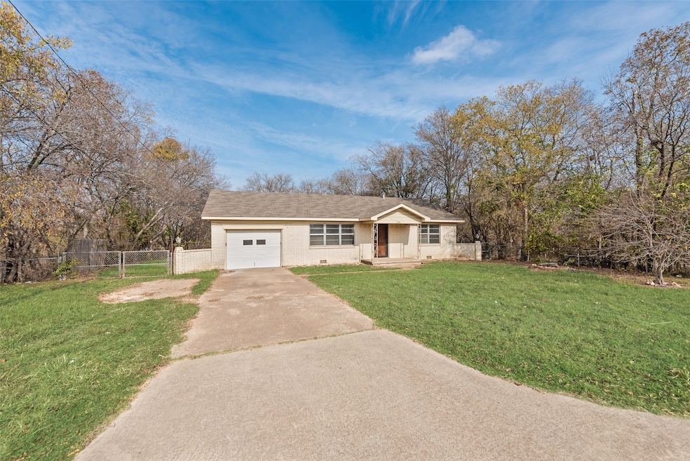 119 Lewis Ln, Haslet, TX 76052 - photo 1