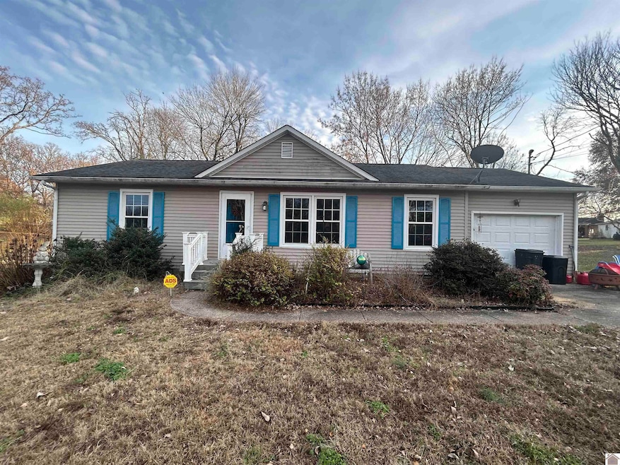 1002 Weda Cir, Mayfield, KY 42066 - photo 1