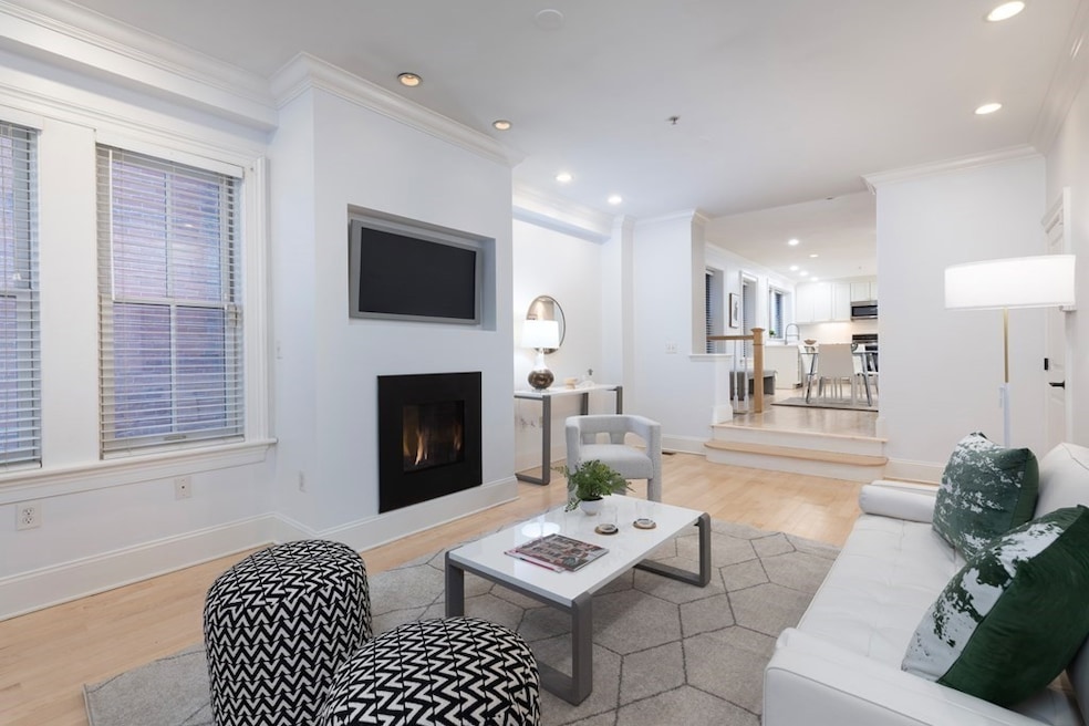 18 Cooper St unit 1, Boston, MA 02113 - photo 1