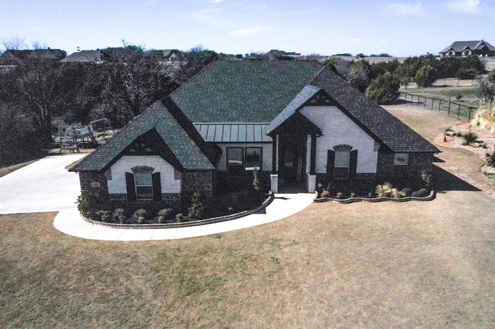 341 Kenyon Ct, Granbury, TX 76049 - photo 1