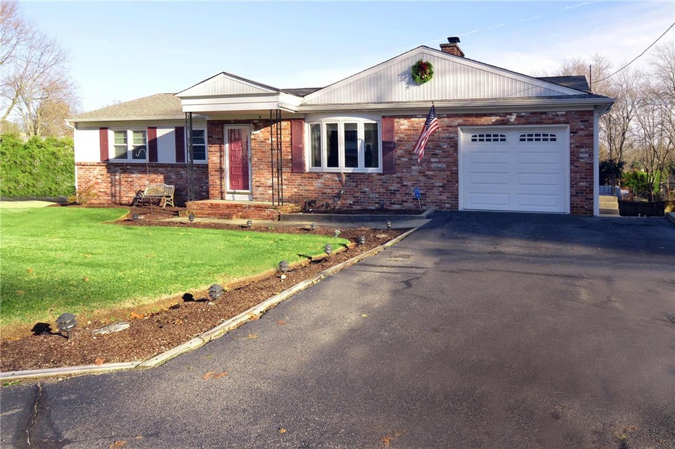 9 Candlewood Dr, Greenville, RI 02828 - photo 1