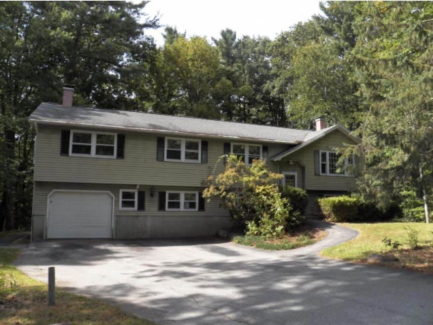 17 Wedgewood Dr, Londonderry, NH 03053 - photo 1