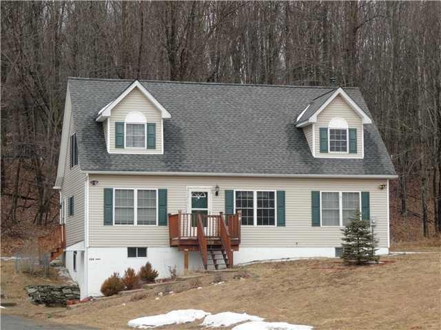 568 Winterton Rd, Bloomingburg, NY 12721 - photo 1