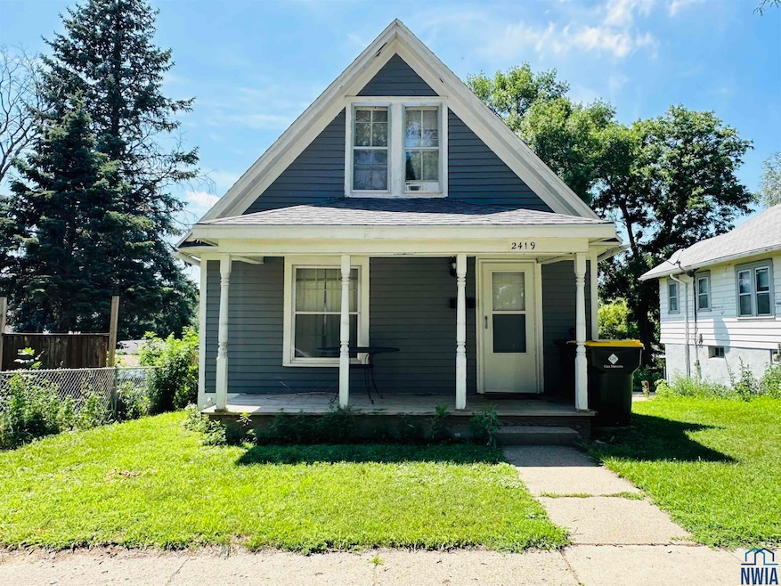 2419 S Cedar St, Sioux City, IA 51106 - photo 1