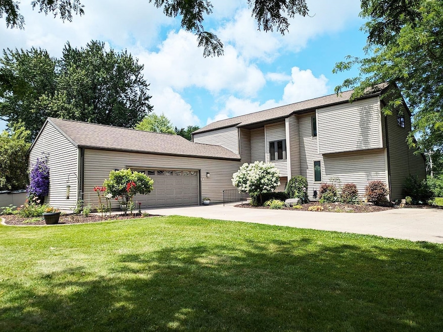 For Sale $499,900 • Co-Listing Agent