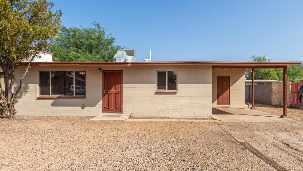 1043 E Navajo Rd, Tucson, AZ 85719 - photo 1