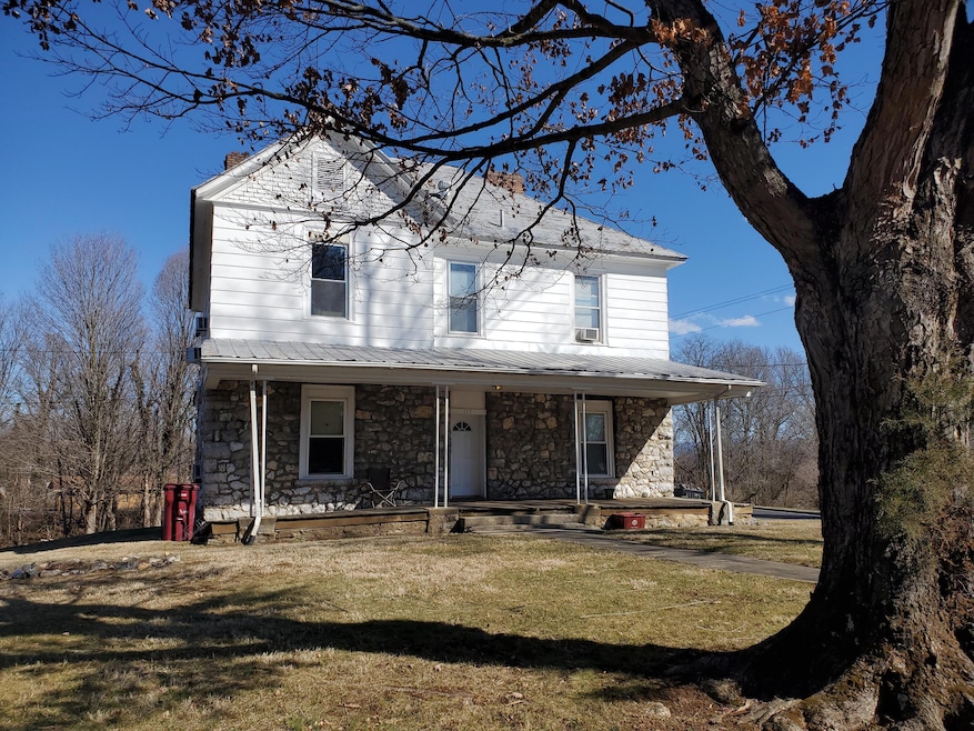 729 E Maple St, Johnson City, TN 37601 - photo 1