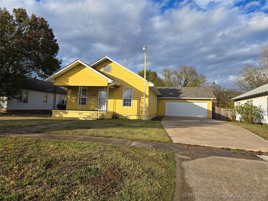 1213 E Mcleod Ave, Sapulpa, OK 74066 - photo 1