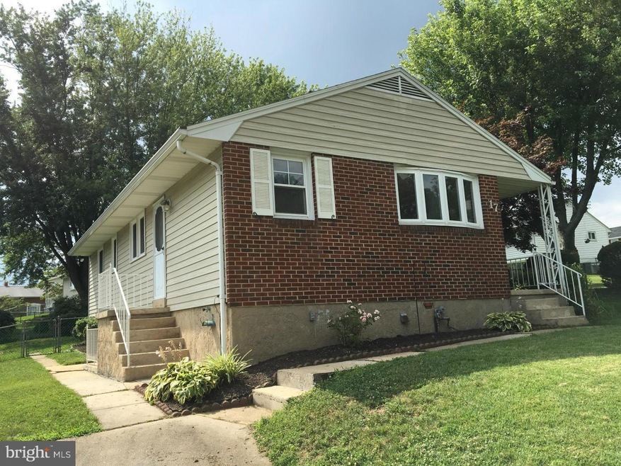 17 Parkwind Ct, Parkville, MD 21234 - photo 1