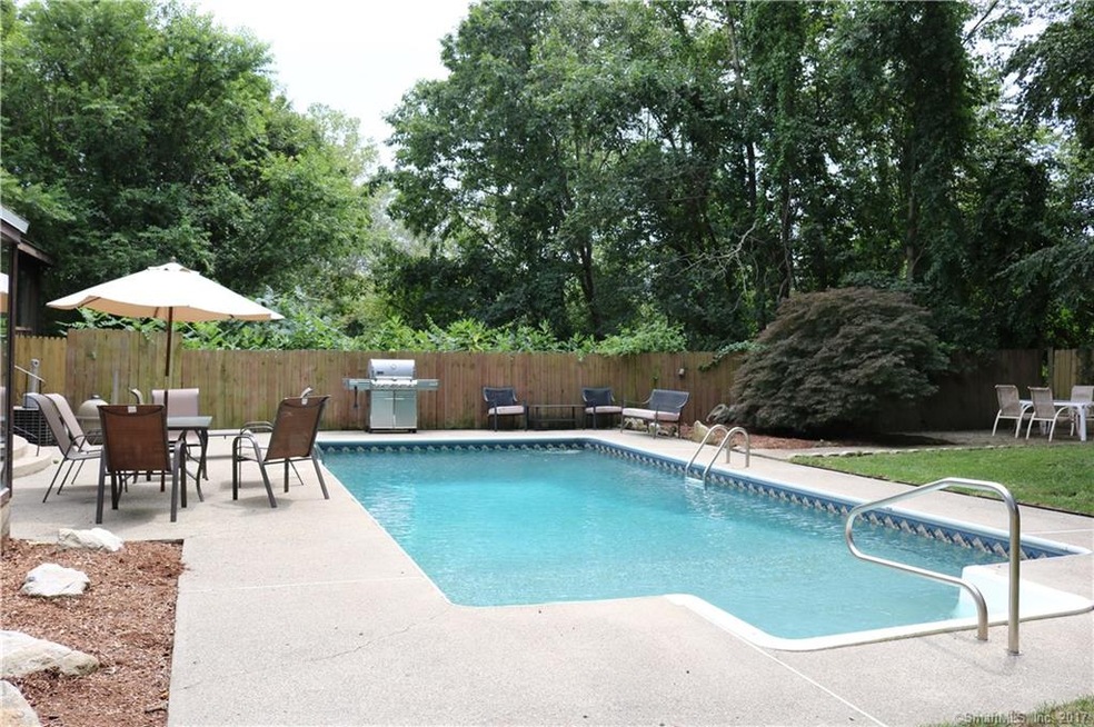 23 Royal Oaks Dr, Norwich, CT 06360 - photo 1