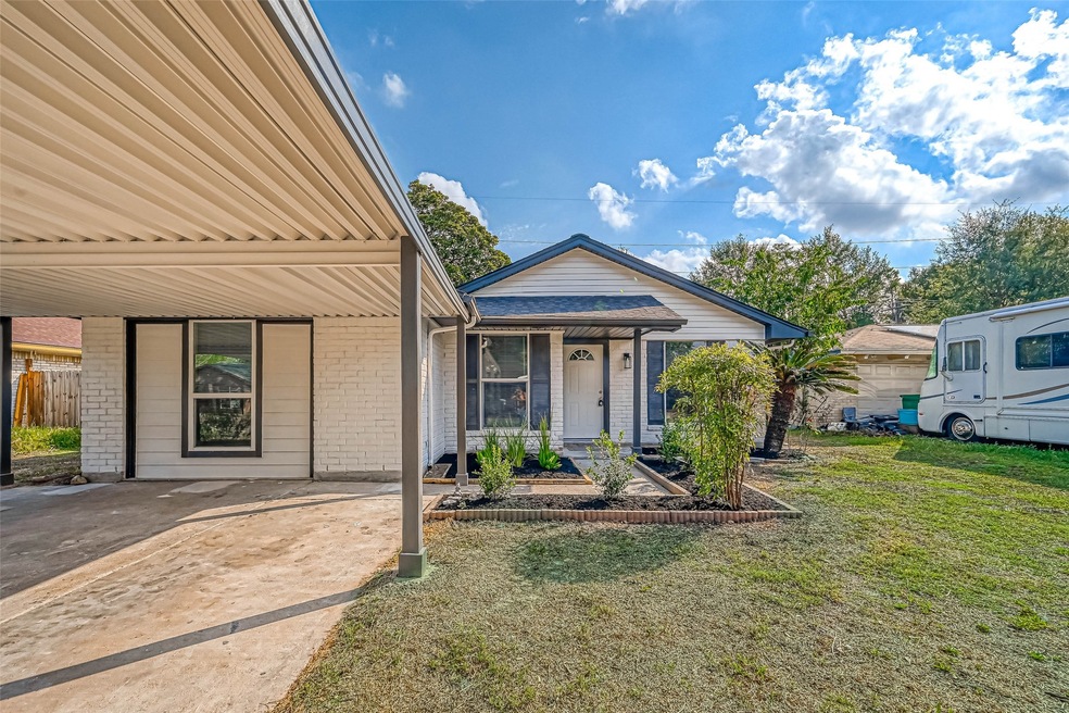 6302 French Chateau Dr, Houston, TX 77088 - photo 1