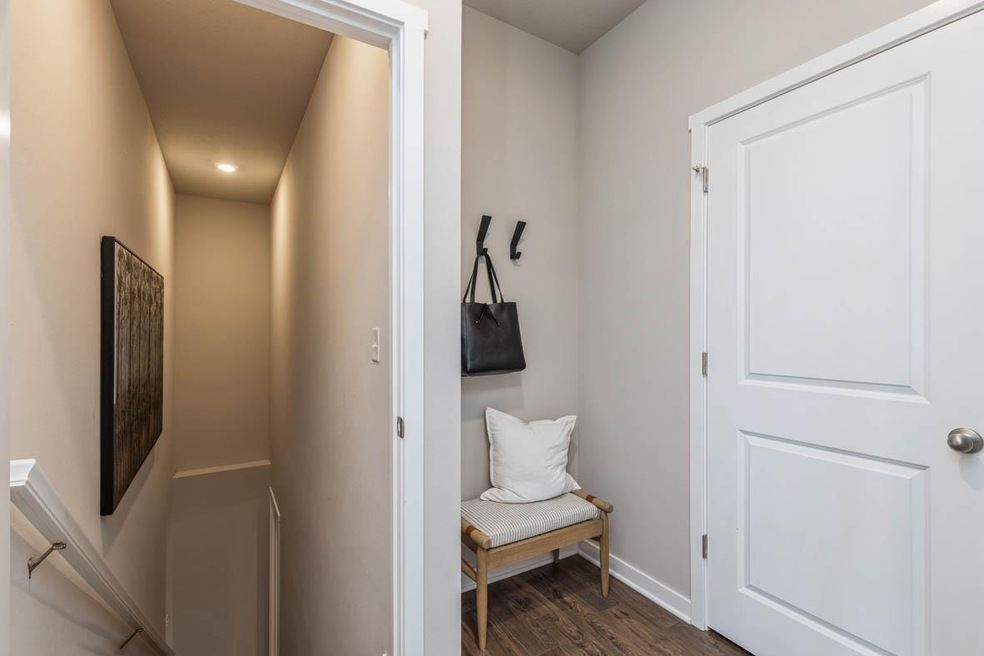 2882 Meadow Ct, Hiawatha, IA 52233 - photo 1