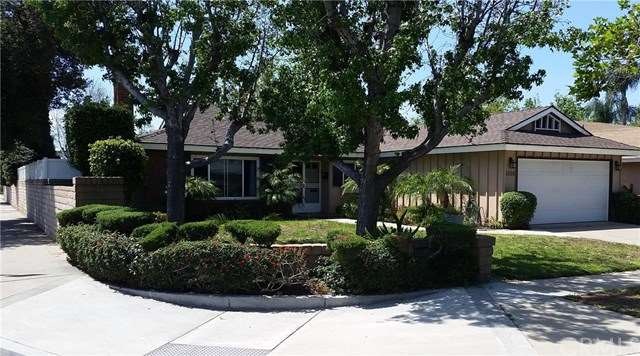Beautiful corner lot in Park Santiago