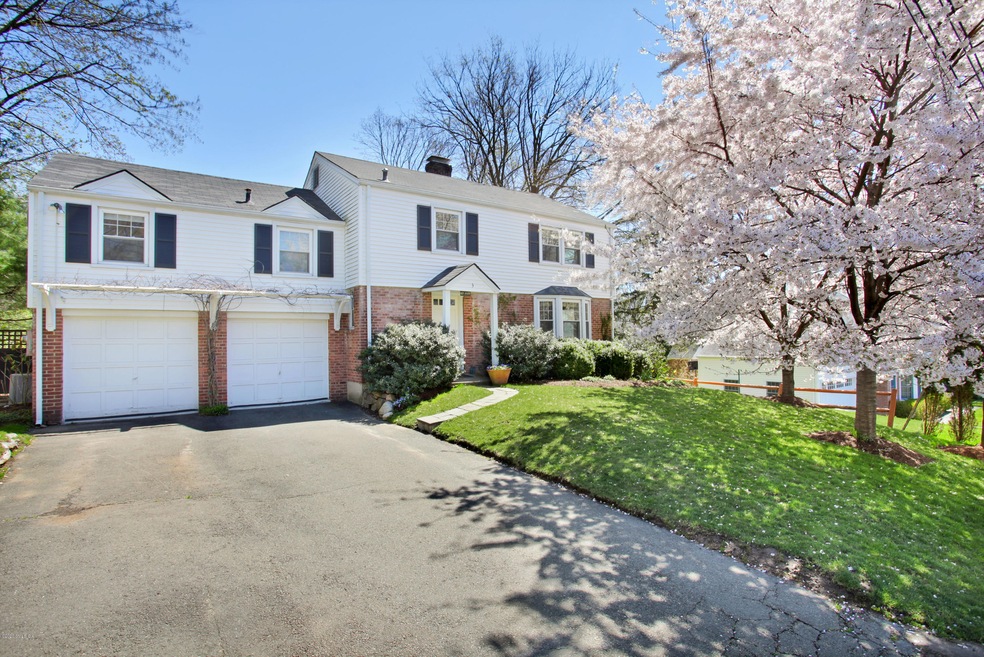 3 Nimitz Pl Old Greenwich CT-