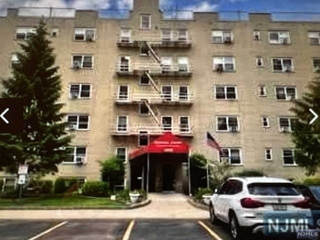 2205 N Central Rd unit 2A, Fort Lee, NJ 07024 - photo 1