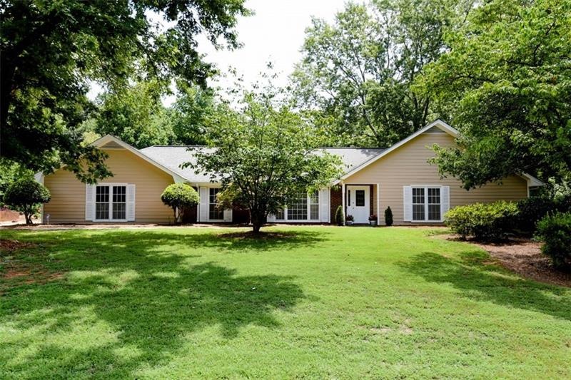 645 Saddle Creek Cir, Roswell, GA 30076 - photo 1