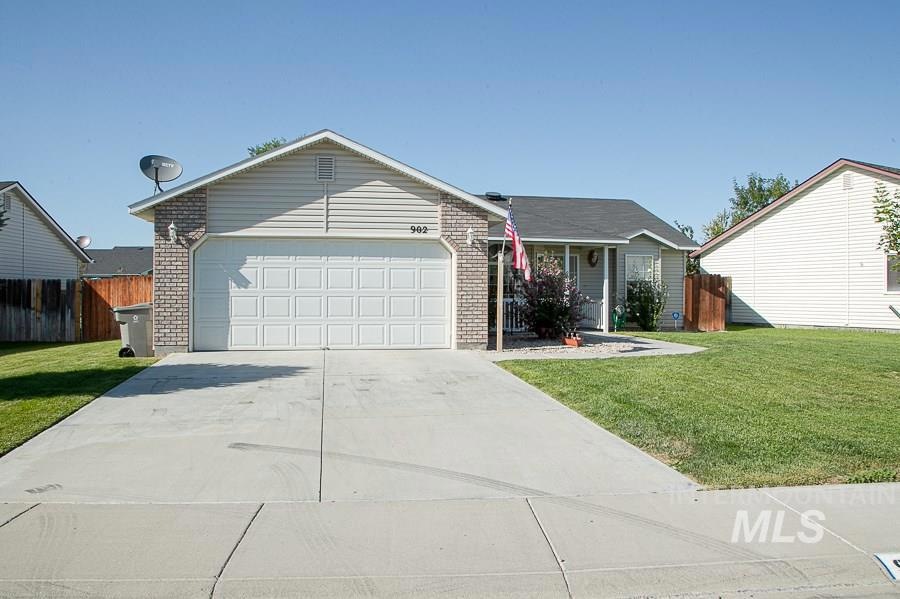 902 W Georgia Ave, Nampa, ID 83686 - photo 1
