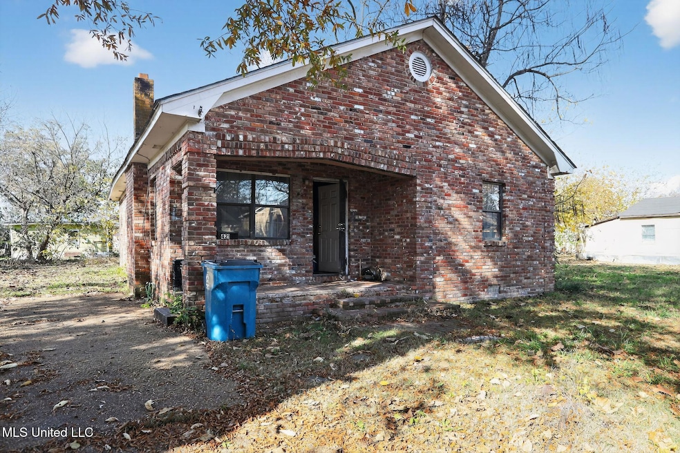 421 Lincoln Place, Clarksdale, MS 38614 - photo 1