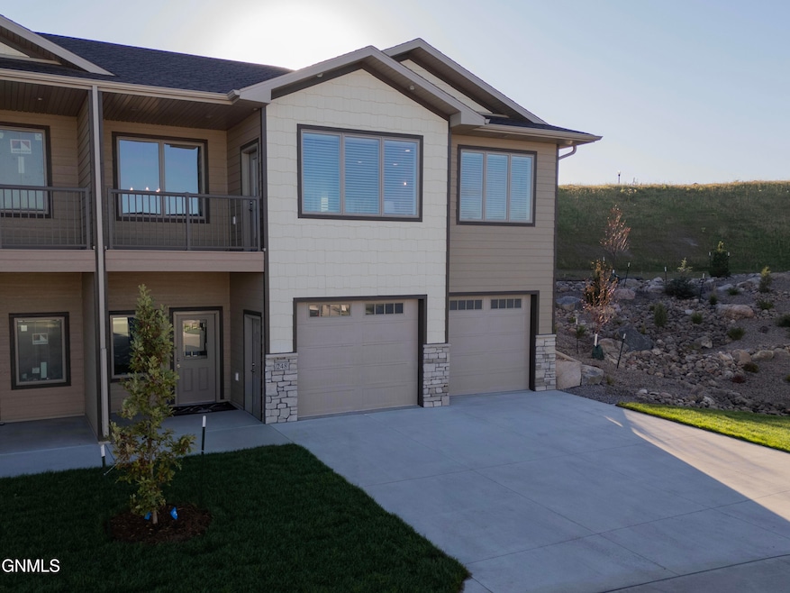 6201 Tyler Pkwy unit 248, Bismarck, ND 58503 - photo 1