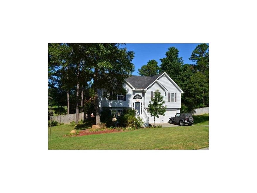 Exterior Front. 21 KINGSTON POINTE WITH LOVELY CUR