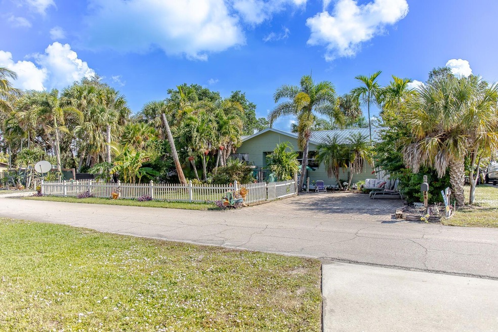 9567 SW Keen Ave, Okeechobee, FL 34974 - photo 1