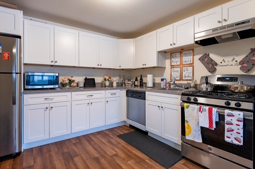 361 Hildreth St unit 33, Lowell, MA 01850 - photo 1