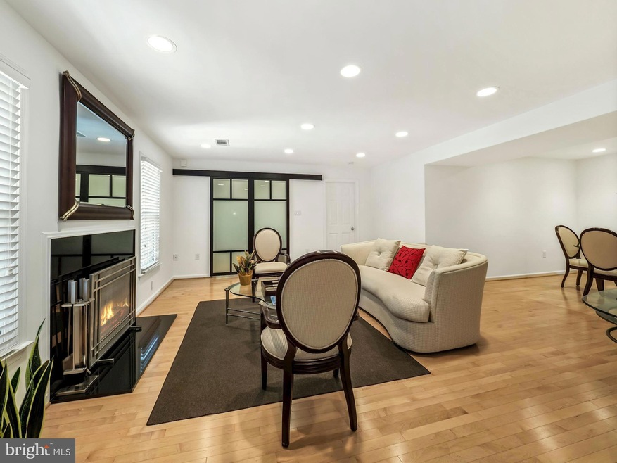 11 Luxberry Ct, Rockville, MD 20852 - photo 1