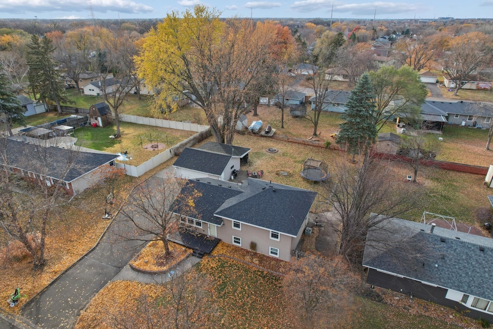 9525 Newton Ave N, Brooklyn Park, MN 55444 - photo 1