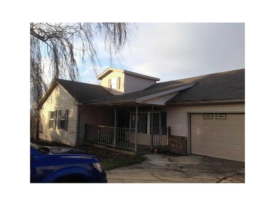 1078 E Meadows Dr, Greensburg, IN 47240 - photo 1