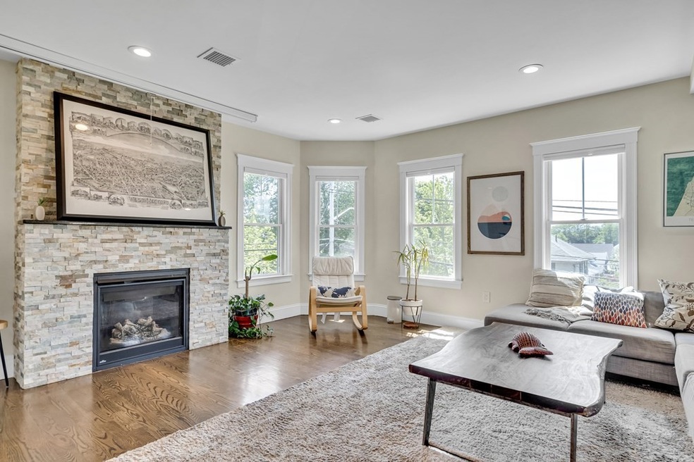 107 Warren St unit 107, Medford, MA 02155 - photo 1