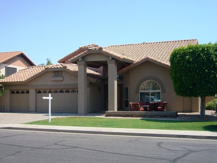 HOUSE FRONT 1