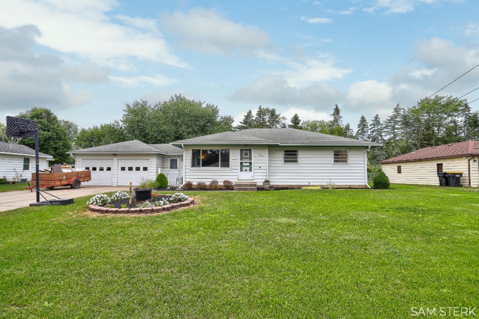 1115 Maplewood Dr Jenison-2