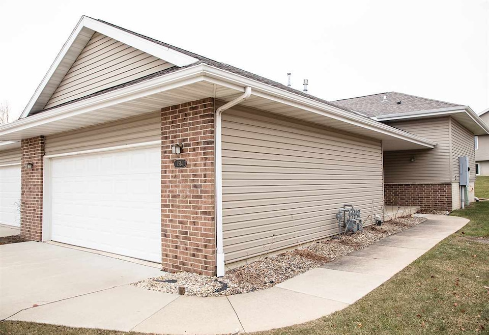 1514 Aspen Dr, Waterloo, IA 50701 - photo 1