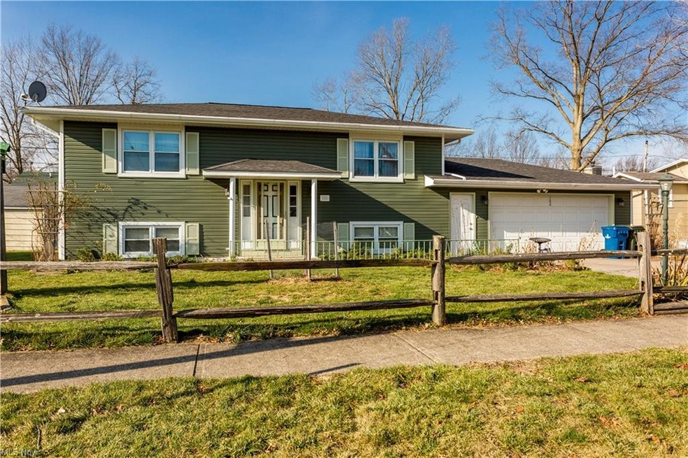 786 Kenilworth Ave, Sheffield Lake, OH 44054 - photo 1