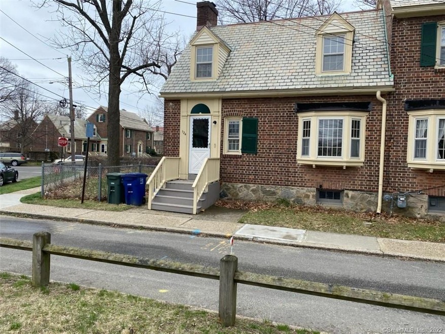 124 Sims St unit 124, Bridgeport, CT 06604 - photo 1