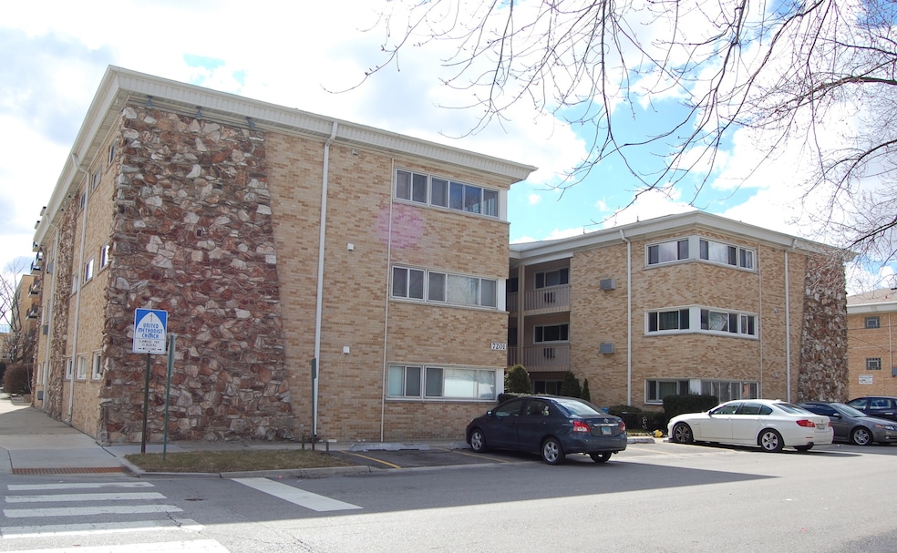 7201 W Wellington Ave unit 3G, Elmwood Park, IL 60707 - photo 1