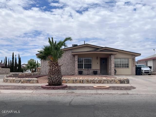 241 Tierra Linda Dr, Horizon City, TX 79928 - photo 1