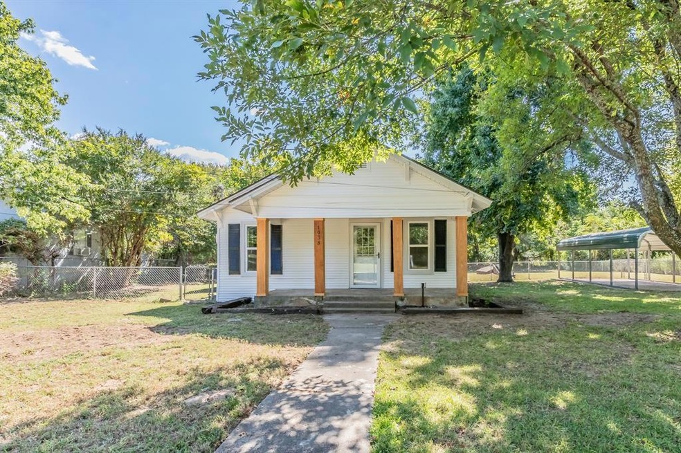 1038 Chase St, Denison, TX 75020 - photo 1